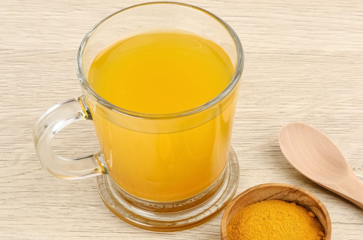 „Złote mleko” to już przeszłość? Teraz wszyscy piją super napar na zmęczenie wiosenne