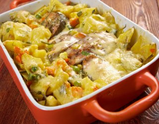 Zapiekanka ziemniaczana z pstrągiem