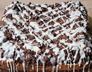 Sernik z dwiema polewami czekoladową i białą