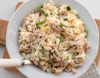 Sałatka z makreli wędzonej