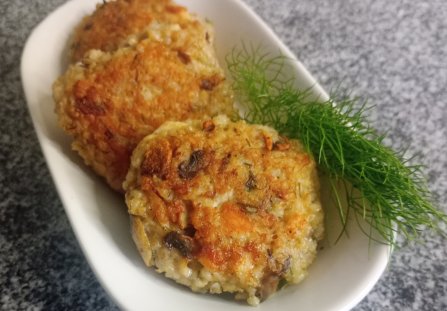 Kotlety z kaszy jęczmiennej, pieczarek i kurczaka