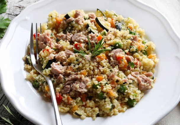 Sałatka z kuskusem i tuńczykiem