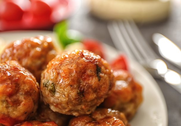 W czym jest dużo białka? Po 50. roku życia trzeba jeść go więcej