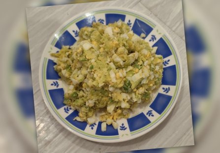A'la pasta z jajek i awokado 