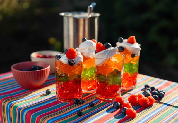 Galaretka z owocami w pucharku według Ewy Wachowicz