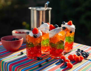 Galaretka z owocami w pucharku według Ewy Wachowicz