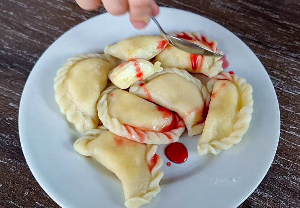 Słodkie wareniki z twarogiem