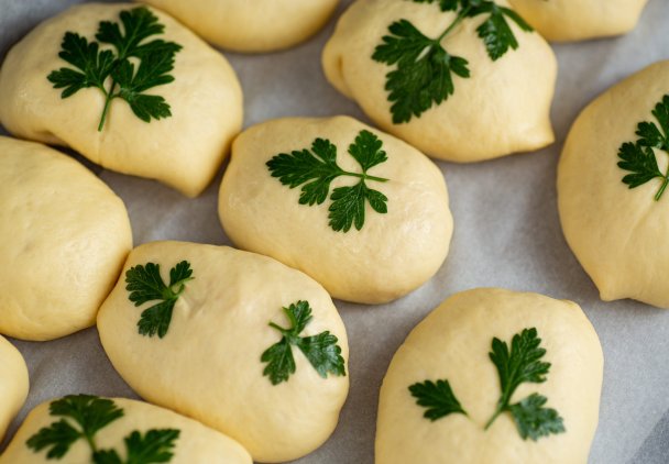 Bułeczki z ziołowym farszem