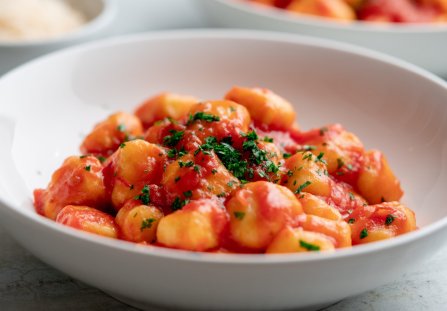 Kopytka w sosie pomidorowym