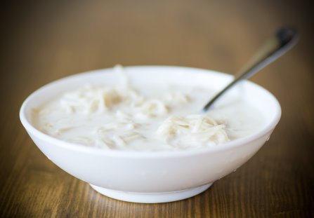 Zupa mleczna z zacierkami