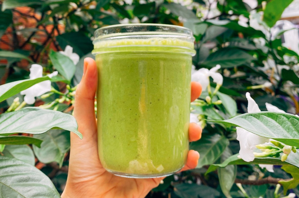 Gwiazdy piją go od lat, by mieć promienną cerę i szczupłą talię. „Zielony szejk" to pogromca zbędnych kilogramów