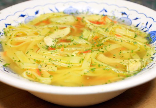 Rosół z pieczonych warzyw