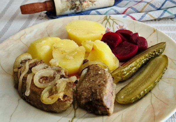 Wątróbka wieprzowa z cebulą