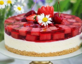 Sernik na zimno z rabarbarem