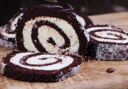 Rolada kokosowo-czekoladowa
