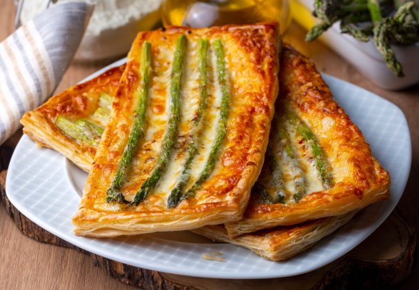 Mini tarty ze szparagami