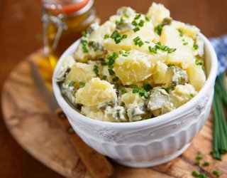 Wiedziałaś, że zimne ziemniaki mają o połowę mniej kalorii? Wyjaśniam, jak to działa