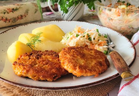 Kotlety mielone z indyka w serowej panierce