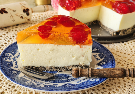 Sernik na zimno z malinami