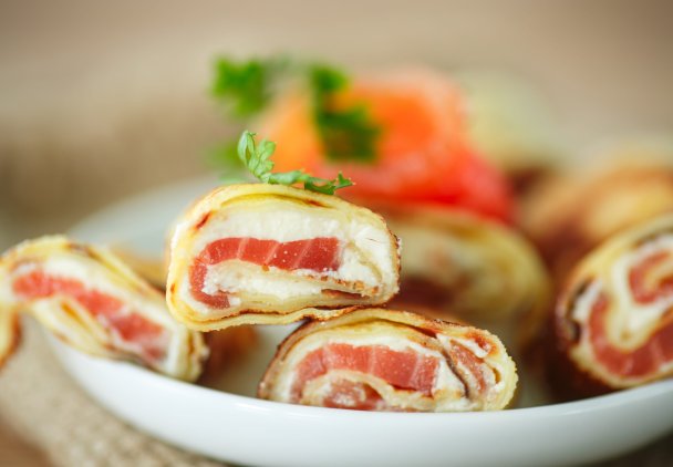 Naleśniki z łososiem i serem