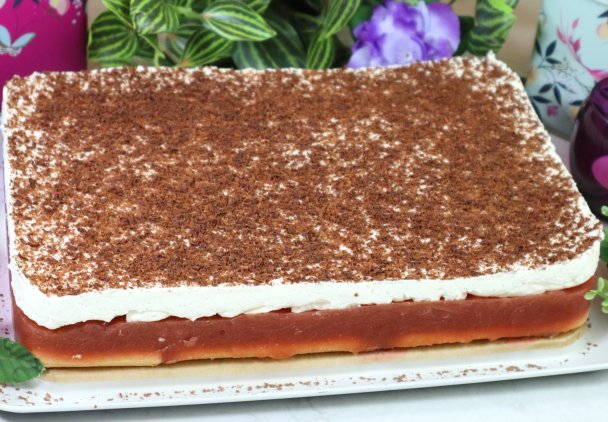 Proste ciasto z rabarbarem bez pieczenia