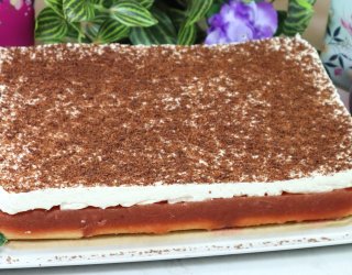 Proste ciasto z rabarbarem bez pieczenia