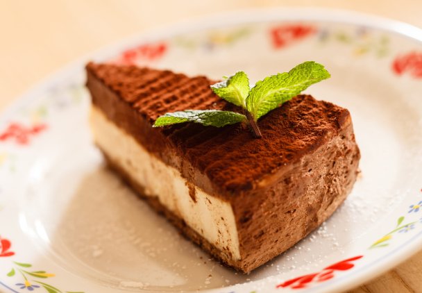 Sernik tiramisu bez pieczenia