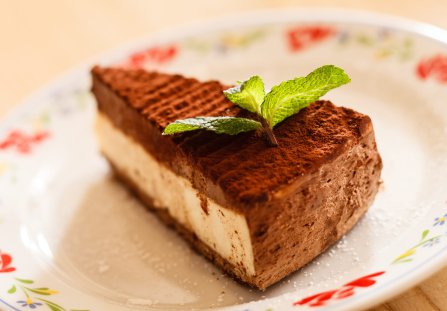 Sernik tiramisu bez pieczenia