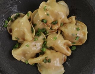 Azjatyckie Pierożki Wonton w Sosie Sojowo-Czosnkowym