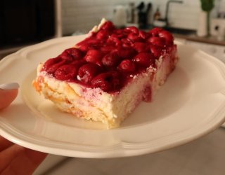 Puszysty Sernik z Frużeliną Wiśniową