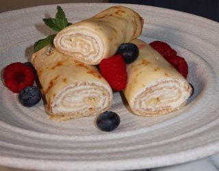 Delikatne Ruloniki Naleśnikowe z Kremowym Twarożkiem