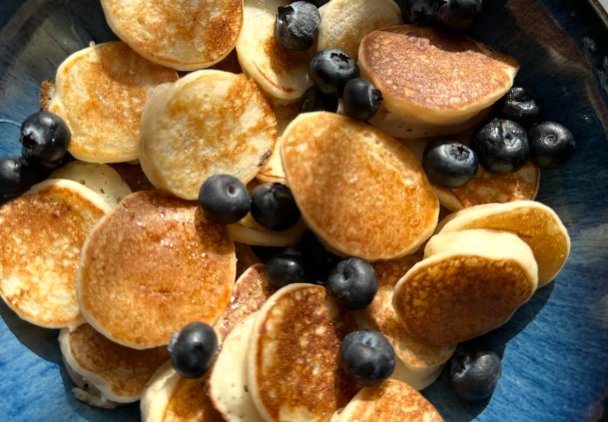 Mini-Pancakes z Borówkami: Najsłodszy Poranek Świata