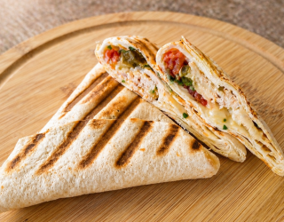 Tortilla z nadzieniem – weź na piknik, do szkoły lub do pracy