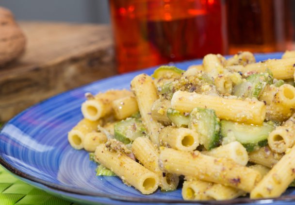 Makaron z sosem pistacjowo-cukiniowym