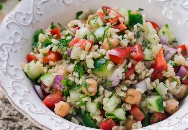 Sałatka z kaszy bulgur