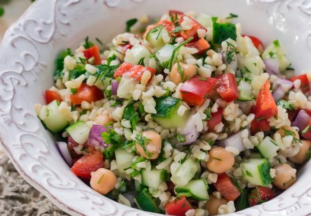 Sałatka z kaszy bulgur