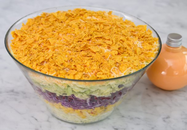 Sałatka z chipsami tortilla