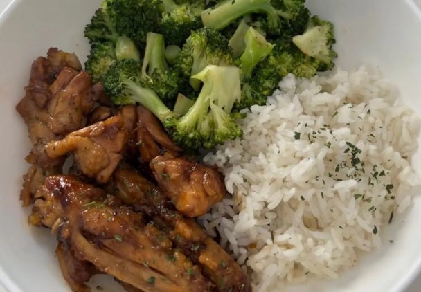 Ekspresowy kurczak w stylu azjatyckim, czyli król domowego meal prepu! rice
