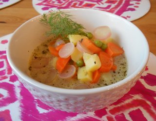 Zupa jarzynowa z rzodkiewką