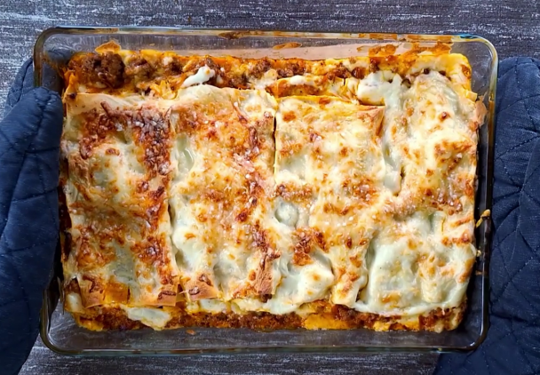 Domowa lasagne z mięsem mielonym