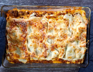 Domowa lasagne z mięsem mielonym