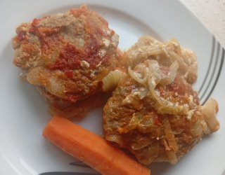 Kotlety mielone pieczone w prodiżu ze śmietanką i cebulą