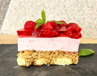 Ciasto pistacjowo – malinowe na zimno