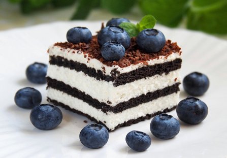 Mleczna kanapka Oreo z borówkami