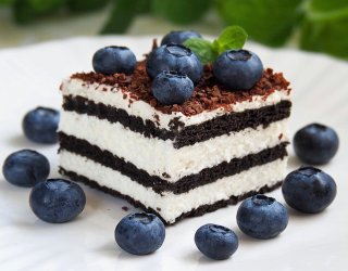 Mleczna kanapka Oreo z borówkami