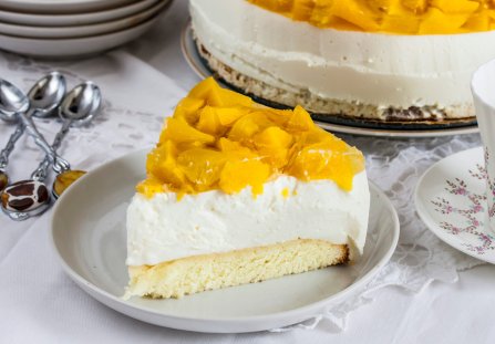 Sernik na zimno z mango
