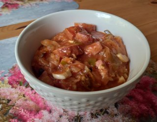 Bigos z kiszonej kapusty z kiełbasą i grzybami