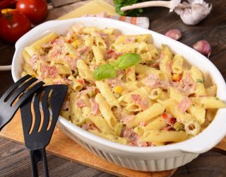 Zapiekanka makaronowa z szynką