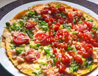 Omlet śniadaniowy, pyszny i pożywny.