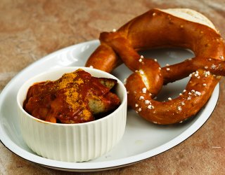Currywurst - niemiecki smakołyk z jarmarku